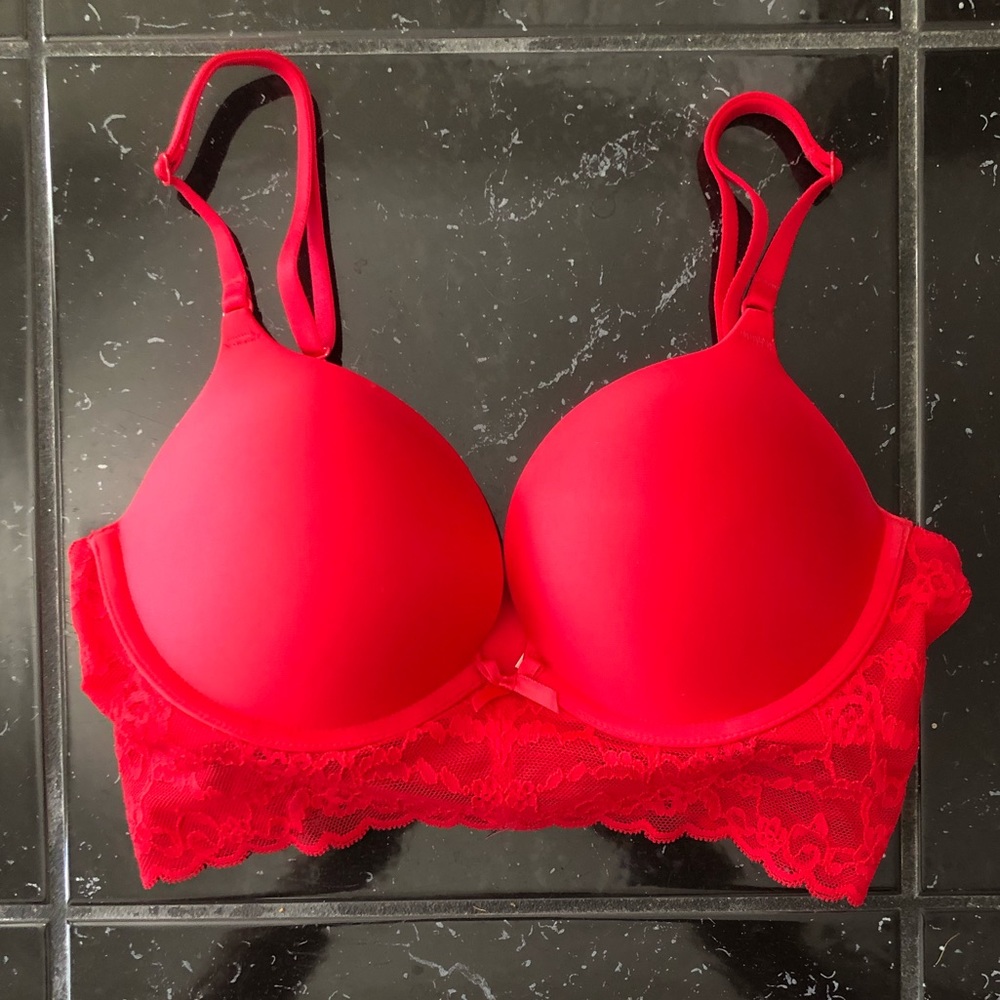 NWOT Victoria’s Secret Lace Push-up Bra